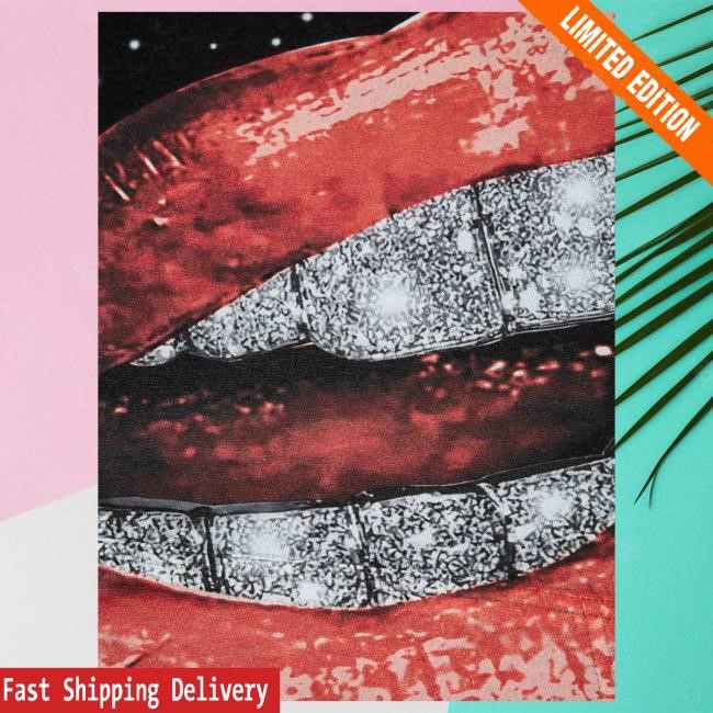 Official Noissey Merch Noissey High quality Dazzling Red Lips Starry Print Black Washed Popover Hoodie Official Noissey Merch Noissey High quality Dazzling Red Lips Starry Print Black Washed Pull Over Hoodie